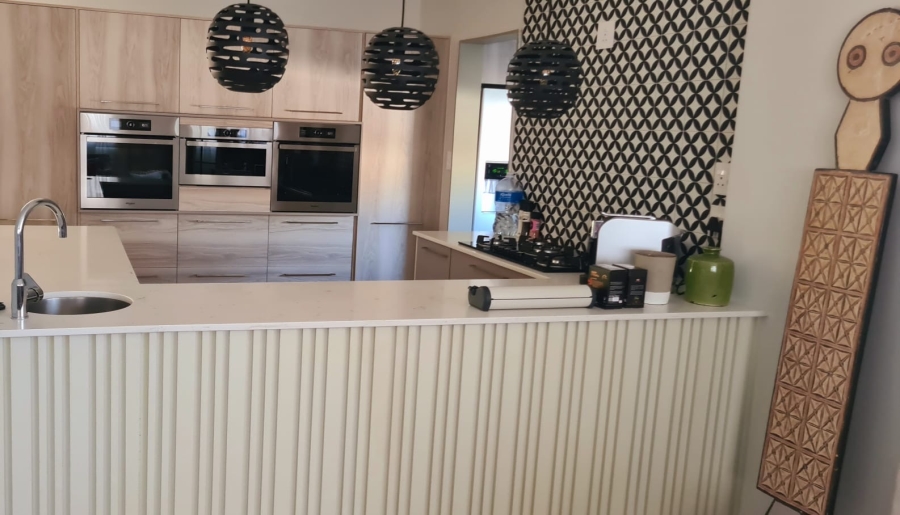 10 Bedroom Property for Sale in Bloubergstrand Western Cape